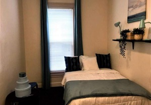 QUIET LITTLE STUDIO DOWNTOWN