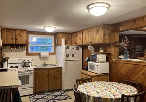 Quintessential Popponesset Beach Cottage - 2 Blocks to Beach