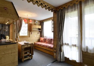 Résidence Pierre De Soleil - Appartement chaleureux et rénové · Skis aux pieds MAE-3575