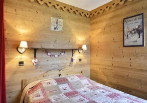 Résidence Pierre De Soleil - Appartement chaleureux et rénové · Skis aux pieds MAE-3575
