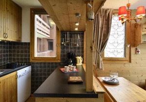 Résidence Pierre De Soleil - Appartement chaleureux et rénové · Skis aux pieds MAE-3575