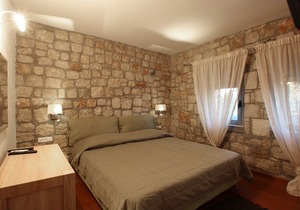 R 341 Exclusive 2 Bedroom Villa Private Swimming pool and sea view