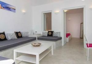 R 387 Deluxe Suite with Shared Pool incl Breakfast