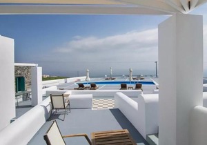 R 387 Deluxe Suite with Shared Pool incl Breakfast