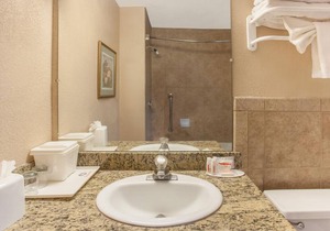 Ramada by Wyndham Fresno North