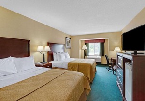 Ramada by Wyndham Kittery Hotel