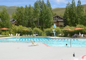 Ranch Condo 3538 - Newly Renovated in Elkhorn with Great Amenities