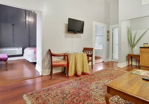 Rathbone Mansions - Two Queen Suite