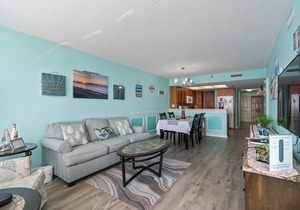 Recently Renovated Oceanfront Condo + Free Attraction Tickets!