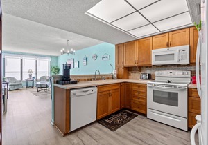 Recently Renovated Oceanfront Condo + Free Attraction Tickets!