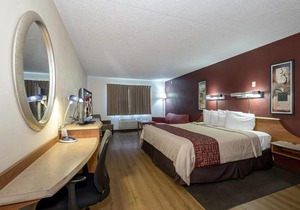 Red Roof Inn & Suites Cleveland - Elyria