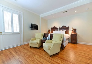 Redbud Room - Granville Queen Inn, Downtown Historic Edenton