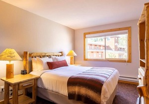 RedWolf Lodge, Palisades Lake Tahoe: 2 Bedroom Condo Ski in/Ski Out