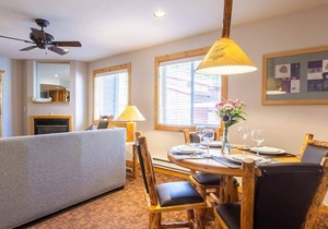 RedWolf Lodge, Palisades Lake Tahoe: 2 Bedroom Condo Ski in/Ski Out