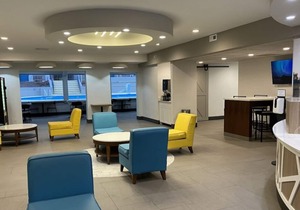 Relax and Unwind! 3 Comfortable Units, Free Parking and Breakfast, Onsite Pool