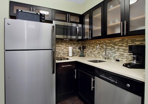 Relaxing Retreat Near DC! FREE Breakfast + On-Site Business Center