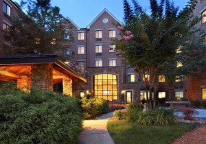 Relaxing Retreat Near DC! FREE Breakfast + On-Site Business Center