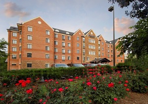Relaxing Retreat Near DC! FREE Breakfast + On-Site Business Center