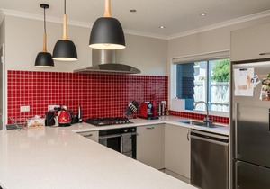 Relaxing Ruakaka with Spa - Ruakaka Holiday Home