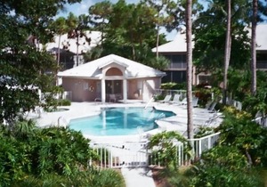 Relaxing Vanderbilt Lakes Condo