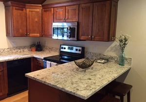 REMODELED 2 BR + LOFT/2.25 BA in Mammoth Lakes - Woodlands Complex - Sleeps 8