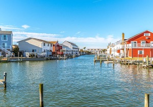 Renovated 2023! Bayside 3 Bedroom, 3 bath 2 story Townhouse with pool