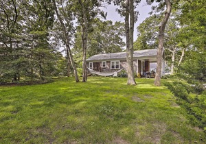 Renovated Cape Cod Home: Walk to Beach & Downtown!