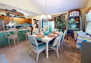 Renovated Home with Deck, Sunroom, Washer/Dryer, Central AC & WiFi