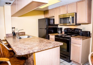 Resort beachfront suite - RIGHT ON Cocoa Beach!