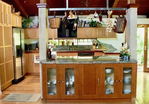 Resort-like Beachside Kailua Lanikai, Pool, AC , WIFI, Kayaks, 50% Discounts