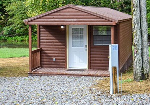 River Forge Cabin 53 - Cozy and Rustic 1 Bedroom Cabin - Creek Front