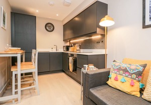 RIVER VIEW, romantic in Backbarrow