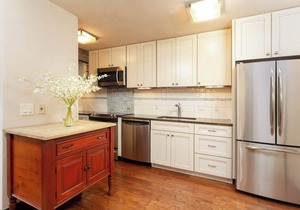 Riverfront 2 BR - Steps to Gondola & Town!