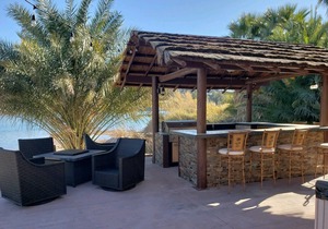 Riverfront Beautiful Beach Villa 1 Colorado River