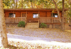 Robin Hill Camping Resort Two-Bedroom Cottage 6
