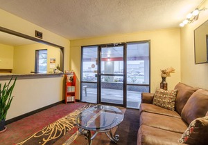 Rodeway Inn Mitchell