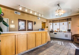 Rodeway Inn and Suites Bakersfield