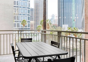 Roomy Downtown 2BR w/ Pool, W/D & Gym, near 7th St Metro, by Blueground