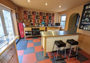 Rose Cottage - a cottage that sleeps 6 guests in 3 bedrooms