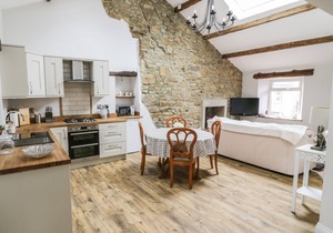 ROSE COTTAGE, with open fire in Grassington
