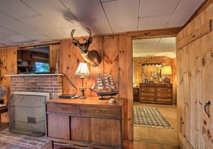 Rustic Berkshires Cottage at Lake Buel with Kayaks!