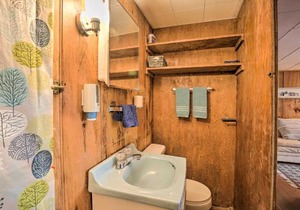 Rustic Berkshires Cottage at Lake Buel with Kayaks!