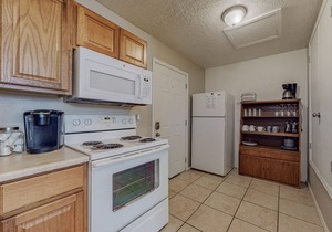 Rustic Pearl, Near Old Town