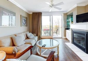 Salt Meadows Townhouse w/ Shared Pool & Free WiFi - Walk to the Beach!