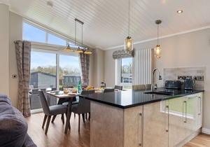 Sandpiper - Luxury Lodge, Close to Beach, Pet Friendly