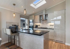 Sandpiper - Luxury Lodge, Close to Beach, Pet Friendly