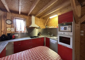 Scenic Retreat: Heated Pool, River, Gym, Sauna - Sleeps 5