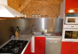 Scenic Retreat: Heated Pool, River, Gym, Sauna - Sleeps 5