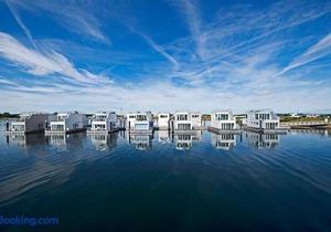 Schwimmendes Haus - Haus im Meer