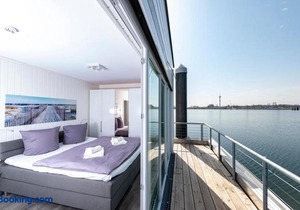 Schwimmendes Haus - Haus im Meer